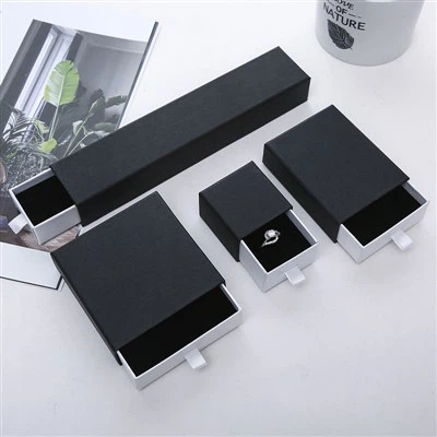 Άδειο κουτί δώρου σκουλαρίκι